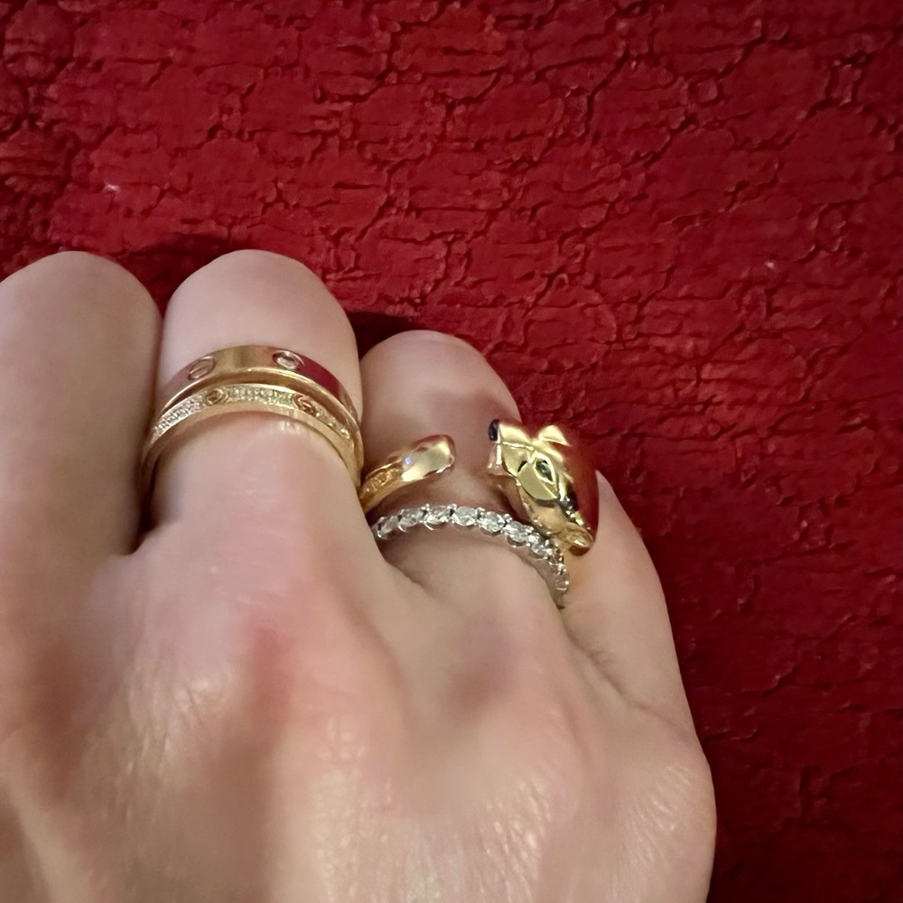 ** SOLD ** AUTHENTIC Cartier PANTHÈRE DE CARTIER RING
Yellow gold, onyx, garnet - Picture 8 of 9